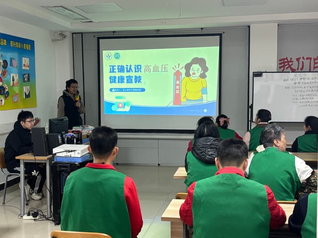 助力“健康中国”建设：华科大“医博团”深入基层开展健康宣教