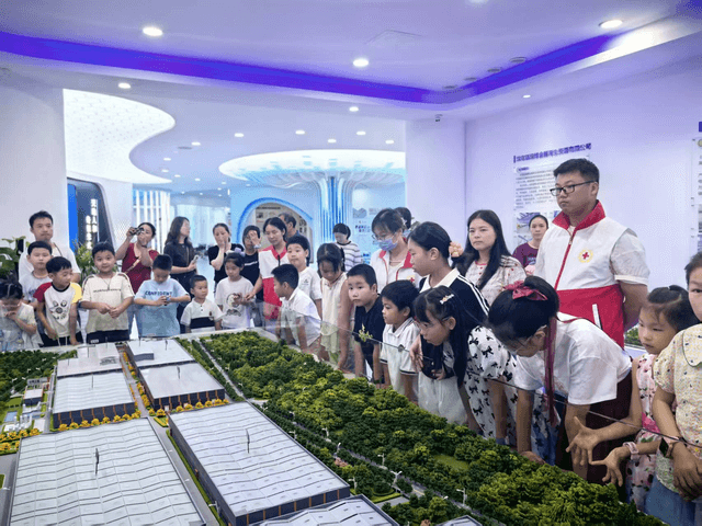 江苏无锡：童眼看科技 创新筑未来