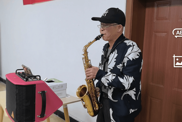 “潮”起来!竹园社区党委变身“红色主理人”,为居民办了场暖心Live Show