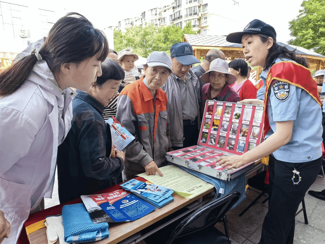 青春铸盾·法护万家：宝南社区法治青鸽青年突击队深耕基层法治服务一线