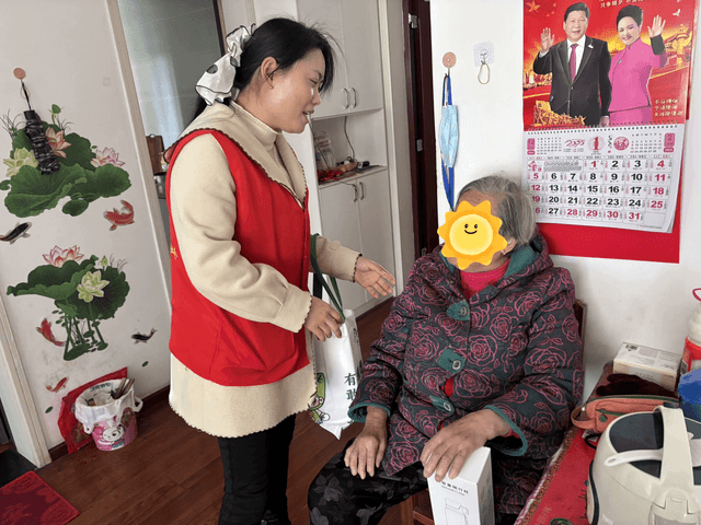 “心安、身安、社安”：构建高龄独居困难老人的社区支持网络 ——花山街道社工站“三安行动”社会工作服务案例